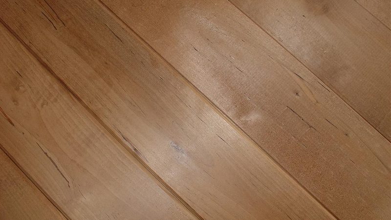 重竹地板与普通竹地板楼梯踏步：性能对比与选购要点